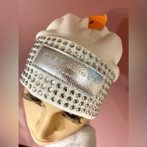 Kurt Geiger White (Bone)Beanie with Silver Embellishments.
NWOT